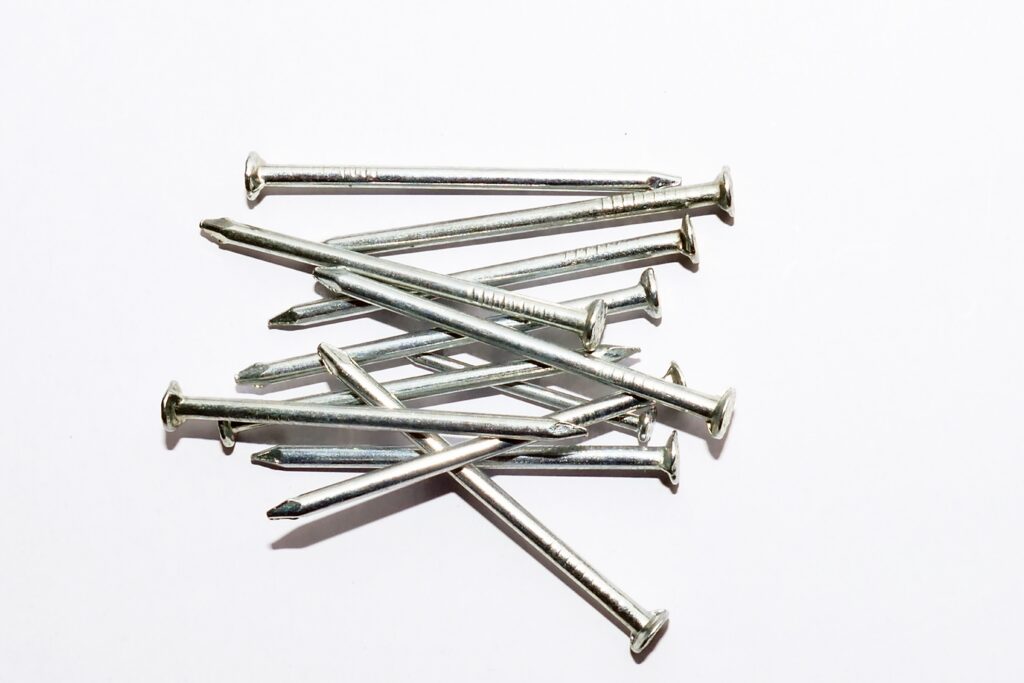 Metal nails for carpentry and building work
